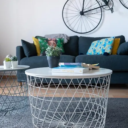 Happy With Private Parking Apartment *