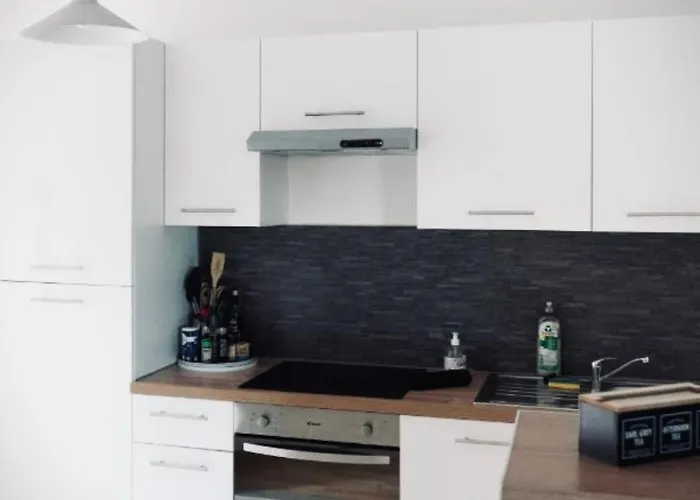 Happy With Private Parking Apartment